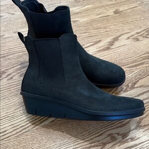 Ecco Skylar boots NWOT